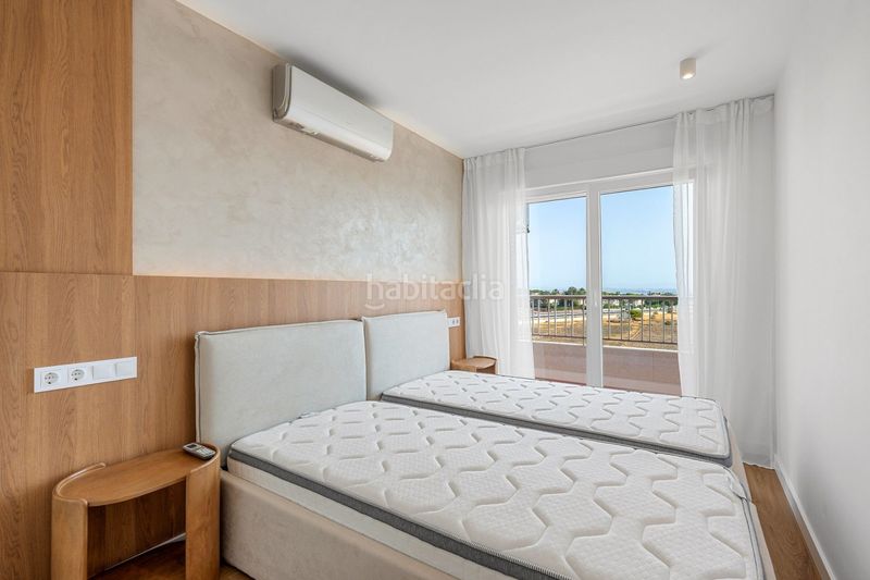 Foto 44e3bd8b-e330-4dd0-acf3-9dde53d73534. Àtic a calle c. arrecife 11 a Punta Prima Torrevieja