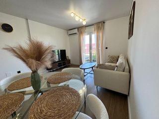 Apartamento en Avenida av. del velero 14. Apartamento reformado aprox. 65 m2  1.ª planta a tan solo 150 m