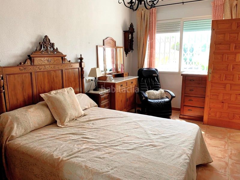 Foto 077720f8-ad68-4530-872a-800e143c2b14. Casa aparellada a calle c. schumann 19 a Zona Carrefour - Urbanizaciones Torrevieja