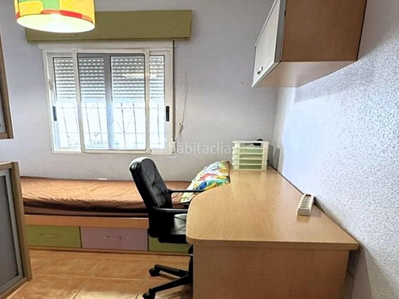 Foto 1aa9581b-0fa2-4538-a477-73024871b657. Casa aparellada a calle c. schumann 19 a Zona Carrefour - Urbanizaciones Torrevieja