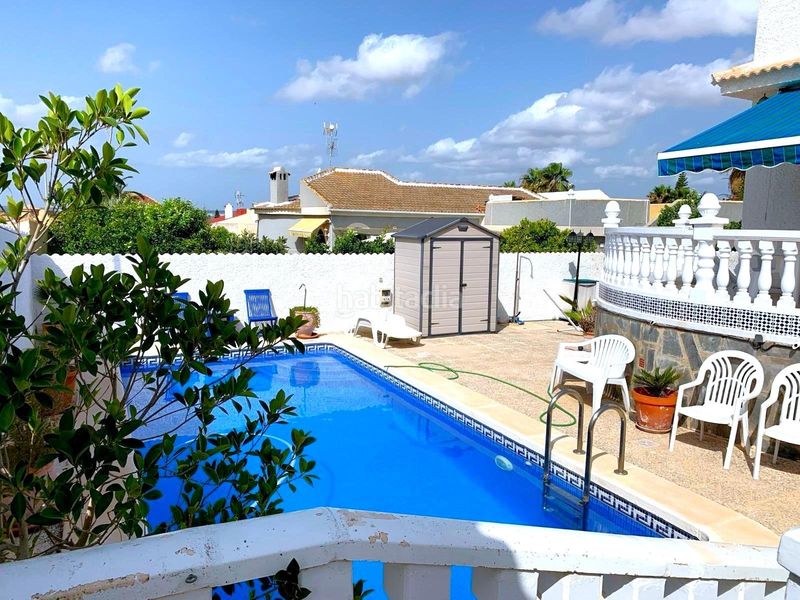 Foto 8bd6e6e8-04f7-436e-a97e-f98a6d285ee8. Casa aparellada a calle c. schumann 19 a Zona Carrefour - Urbanizaciones Torrevieja