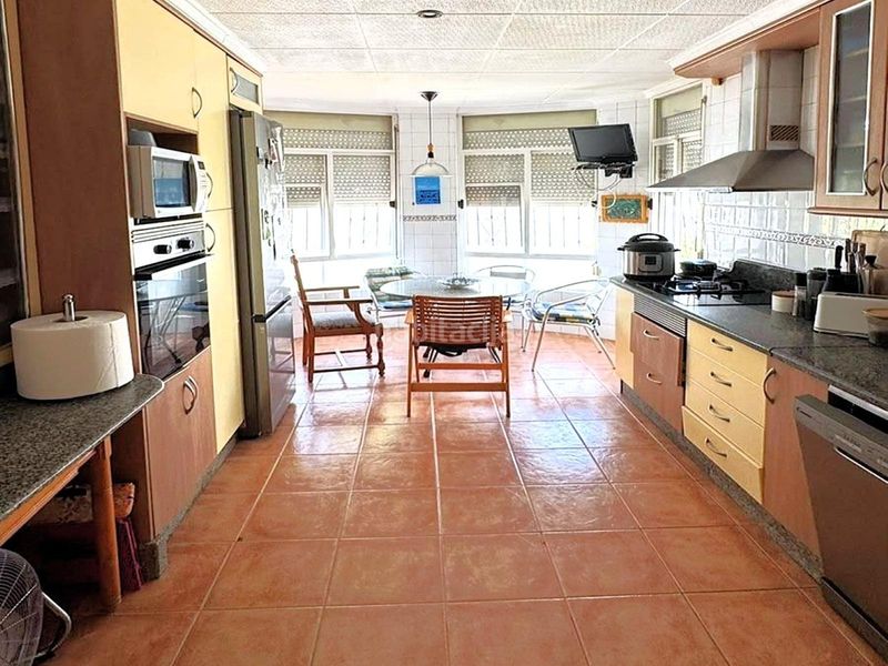 Foto 974ee02b-9dda-4786-8840-0a1d2b0029ce. Casa aparellada a calle c. schumann 19 a Zona Carrefour - Urbanizaciones Torrevieja