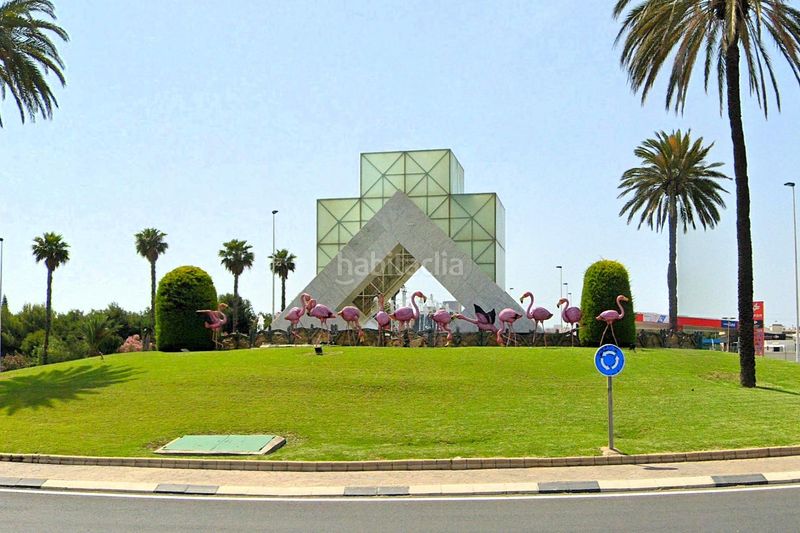 Foto ae03f92c-9153-4114-9885-54a56a4ac183. Casa aparellada a calle c. schumann 19 a Zona Carrefour - Urbanizaciones Torrevieja
