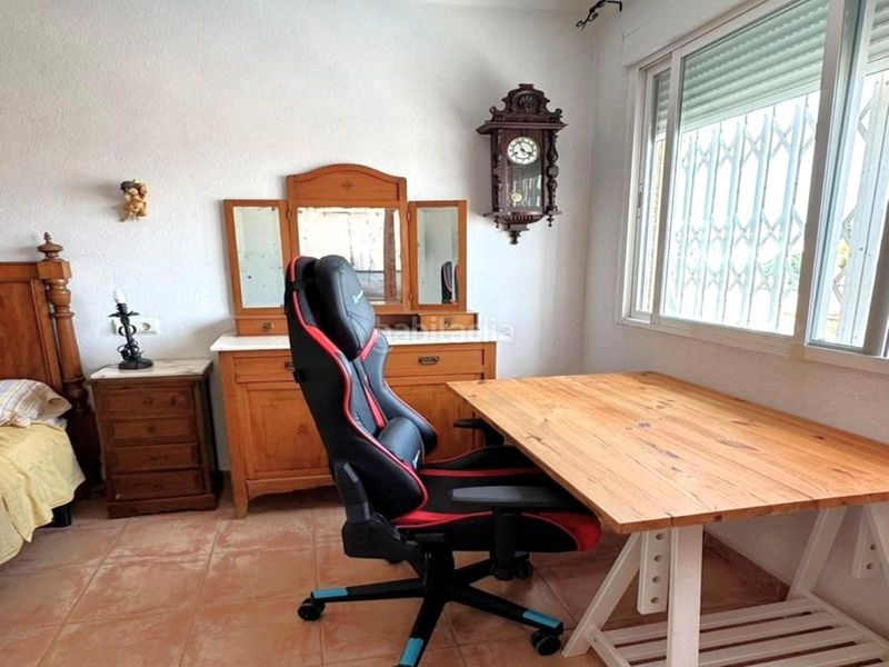 Foto c0aa1f22-81a3-4876-aa75-bd88b1ef6905. Casa aparellada a calle c. schumann 19 a Zona Carrefour - Urbanizaciones Torrevieja