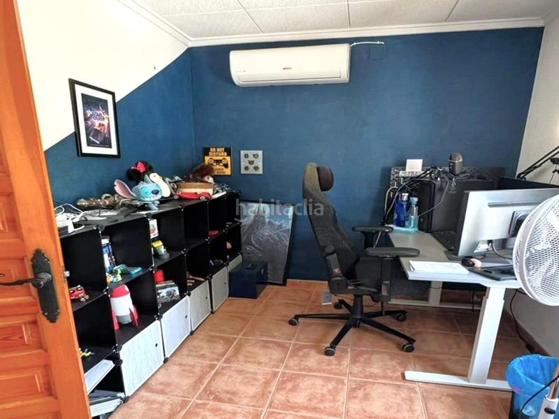 Foto c0dc22d2-1411-4506-b1be-5bf6e4464993. Casa aparellada a calle c. schumann 19 a Zona Carrefour - Urbanizaciones Torrevieja