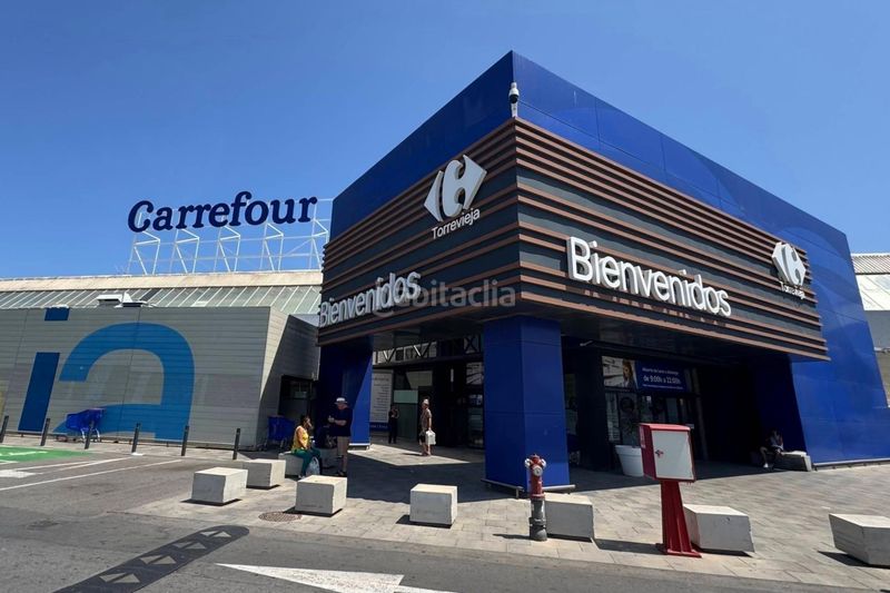 Foto e6ea1907-c5dc-49ca-bf77-3d77d97d395c. Casa aparellada a calle c. schumann 19 a Zona Carrefour - Urbanizaciones Torrevieja