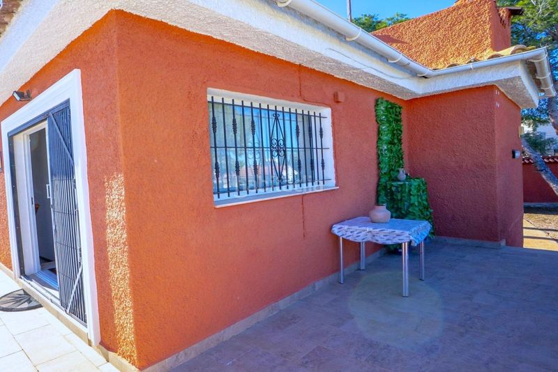 Foto 51a4707e-9239-4426-9550-328372dbea4f. Xalet a avenida av. elche bal 41 a Los Balcones-Los Altos Torrevieja