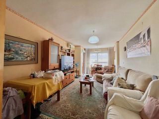 Apartament a Avenida av. diego ramírez pastor 19. Apartamento céntrico y espacioso 89 m2  2.ª planta con 4 dormito