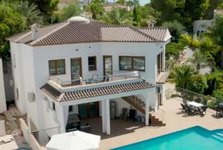 Chalet  Calle calle moraira. 2 villas de lujo en primera línea del campo de golf lista y en c