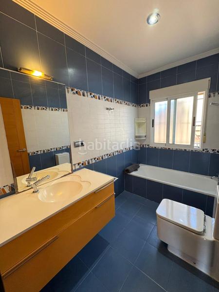 Foto 8a13f32f-b310-47fd-bb9b-722b2cd516ca. Chalet avec parking piscine dans Los Balcones-Los Altos Torrevieja