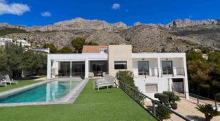 Xalet a Altea la Vella. Villa de 350 m2 en parcela de 2000 m2 en la zona de paradiso.