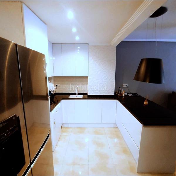 Foto 1557b099-c12a-4fd6-bd4c-204b6e06285e. Duplex in calle manuel machado-cmor 3 in Campoamor Orihuela