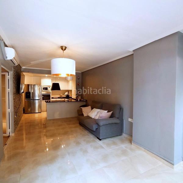 Foto 69f4c602-28b5-4589-8524-e30b6ea92eec. Duplex in calle manuel machado-cmor 3 in Campoamor Orihuela