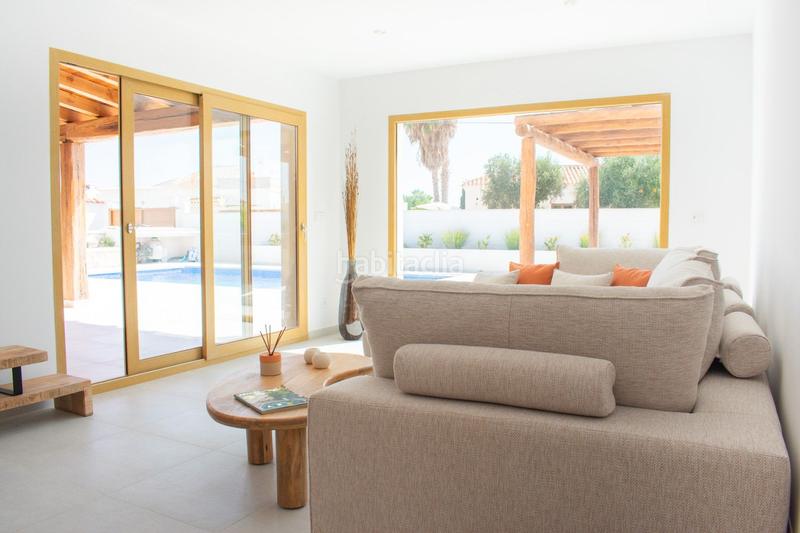 Foto 2c07b8df-8c1c-4d60-b68e-0e933ebcb91a. Chalet dans calle lavanderas dans Zona Carrefour - Urbanizaciones Torrevieja