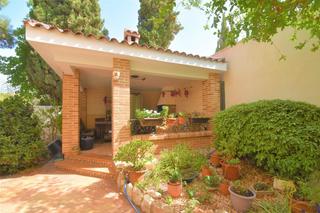 Chalet en Rojales. Impresionante chalet independiente 364 m en parcela de 850 m. am