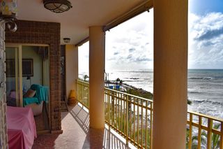 Apartament a Calle del mar 1. Exclusivo apartamento en primera linea de piscinas naturalesplay