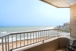Appartement à Avenida doctor mariano ruiz cánovas. Espectacular apartamento en primera línea, 110 m, con 3 dormitor