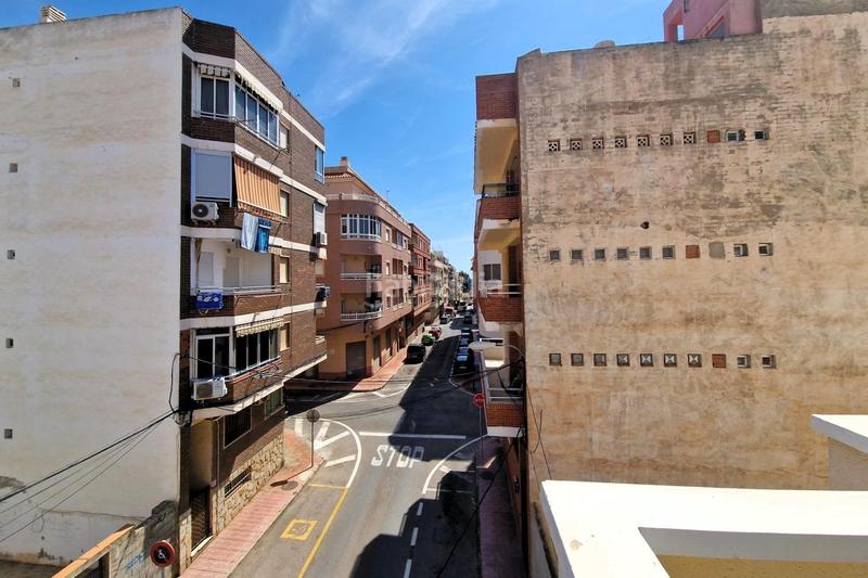 Foto b5fc305a-26a3-4d8a-aee1-262856f74565. Àtic a calle oslo 6 a Zona Playa de los Locos Torrevieja