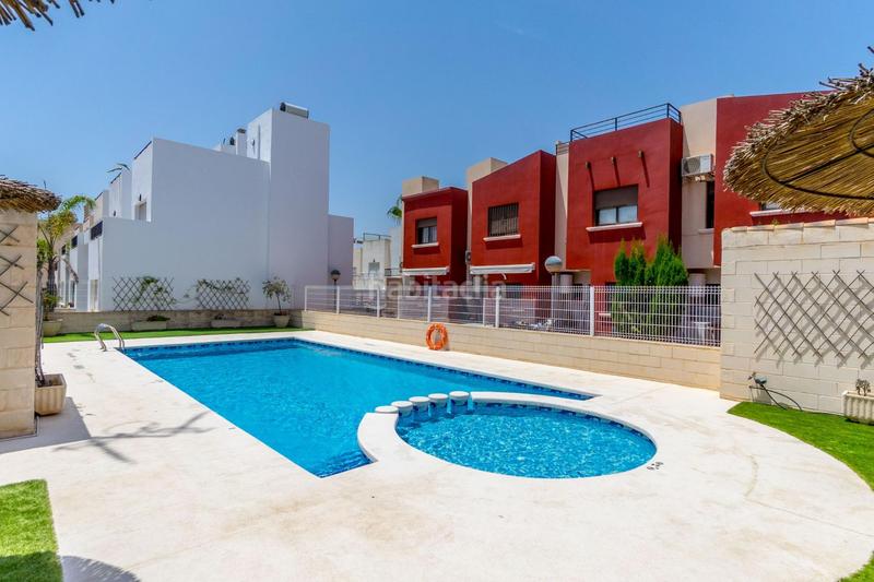 Foto 257d8311-2d46-4467-993c-19ca7b5b65fe. Semi detached house with heating pool in Parque Acuático - Sector 25 Torrevieja