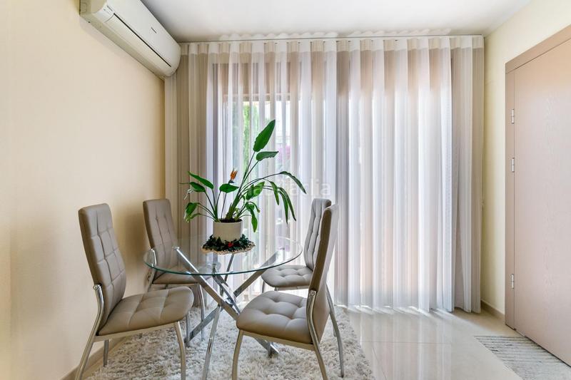 Foto 3f669049-bbc4-498c-88b8-629a5577e39c. Semi detached house with heating pool in Parque Acuático - Sector 25 Torrevieja