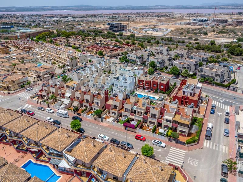 Foto 67dd691e-31ab-4e97-8256-f4ed37a7fc26. Semi detached house with heating pool in Parque Acuático - Sector 25 Torrevieja