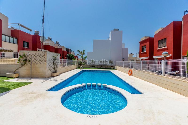 Foto df192a94-c923-4bdc-b27e-c2008d2470b7. Semi detached house with heating pool in Parque Acuático - Sector 25 Torrevieja
