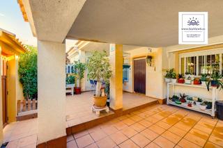 Maison jumelée à Calle sancho panza 16. Casa pareada 70 m con 3 dormitorios y 2 baños en planta baja. ja