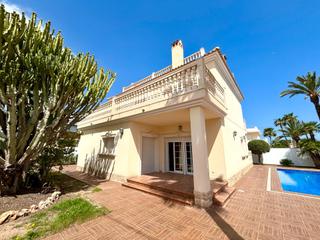 Chalet  Calle baliza-cabo roig. Villa reformada en una ubicación privilegiada de cabo roig  a so