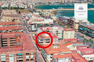 Penthouse in Calle almoradí 5. Maravilloso ático 101 m  4. planta con 3 dormitorios, 2 balcones