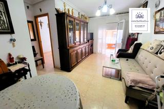 Apartment in Calle san emigdio 6. Acogedor apartamento céntrico 49 m con 2 dormitorios. en muy bue