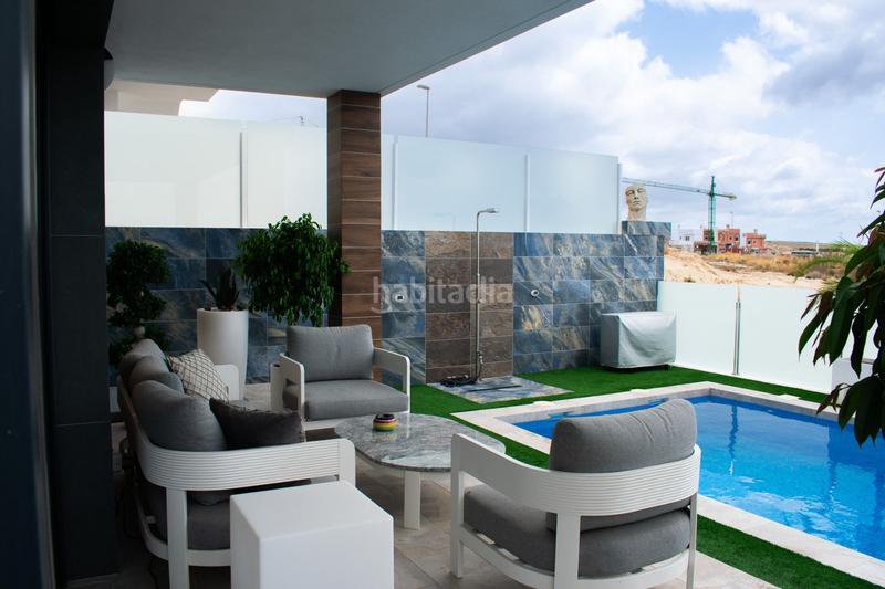 Foto 1b2bc738-5c98-490f-8442-b076f9a7bacf. Chalet en calle mandarino villa exclusiva 193 m en la zona de vistabella golf. en Orihuela