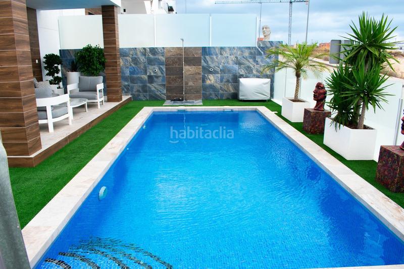 Foto c8290934-ac76-4101-84d6-b7006671ec2f. Chalet en calle mandarino villa exclusiva 193 m en la zona de vistabella golf. en Orihuela