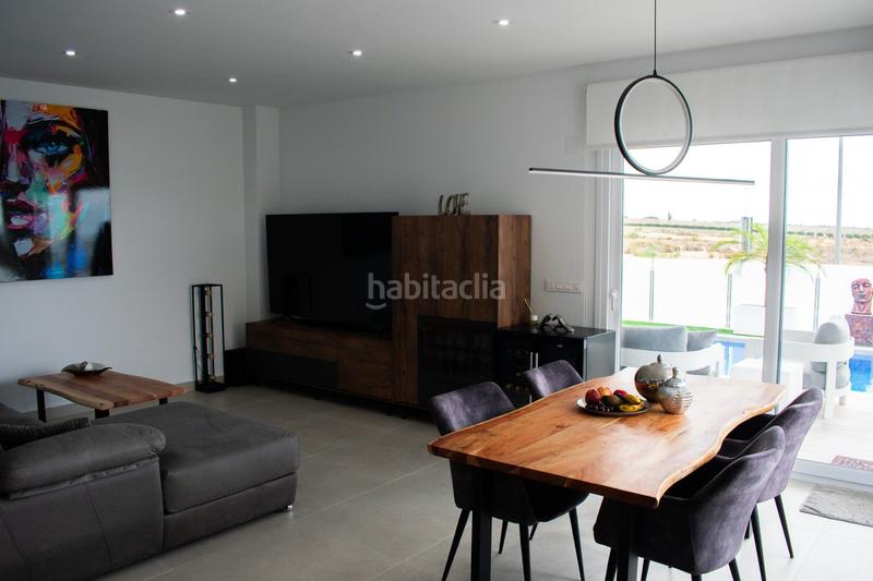 Foto f8275217-cc95-4914-b5cd-81d1e32b9727. Chalet en calle mandarino villa exclusiva 193 m en la zona de vistabella golf. en Orihuela