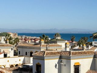 Ático en Calle c. mimosas 7. Ático con amplias terrazas, vistas al mar, gran piscina comunita