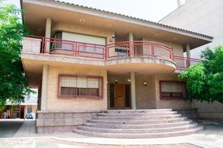 Xalet a Calle mayor en llano de brujas. Impresionante villa 460 m en parcela de 1.307 m en llano de bruj