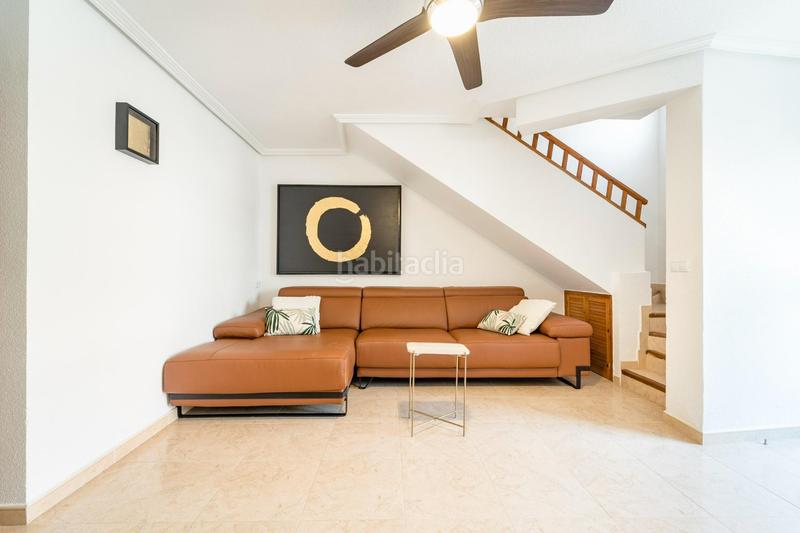 Foto 4cb99dd0-6c3a-418b-baa2-207dbfb38761. Casa a schiera in calle bulnes 3 in Playa de los Náufragos Torrevieja