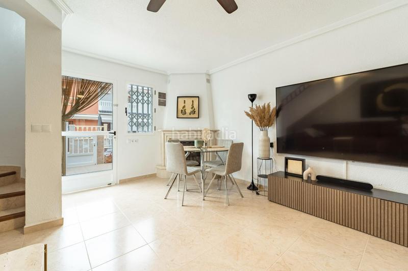 Foto cf0be255-ef2a-4c64-b31b-1846969ab7e0. Casa a schiera in calle bulnes 3 in Playa de los Náufragos Torrevieja