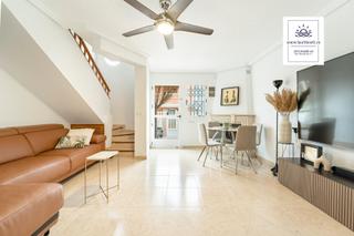Maison jumelée à Calle bulnes 3. Casa adosada reformada 80 m con 4 dormitorios, 2 baños y varias