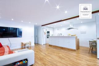 Casa adosada en Calle de las acacias 577. Casa adosada reformada 72 m con 3 dormitorios, amplia terraza ac
