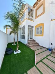 Maison à Urbanizacion parque de las naciones 197. Bungalow reformado en torrevieja