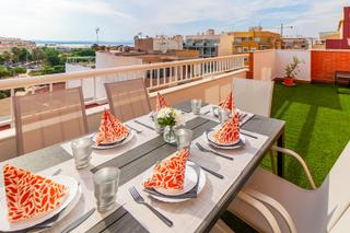 Àtic  Villa madrid 2. Atico con terraza y solárium cerca de la playa del acequion