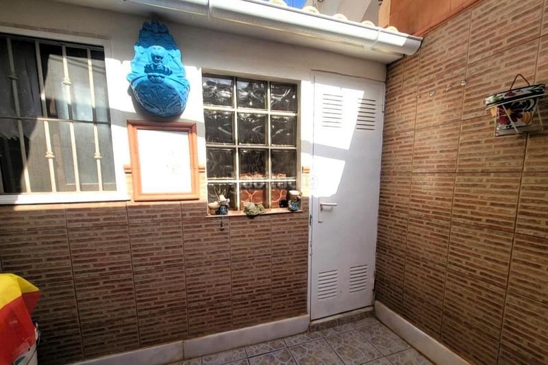 Foto ad5fb5bb-7821-4de1-9cd6-210f4b72b766. Pis a avenida alfredo nobel 193 a Zona los Frutales Torrevieja