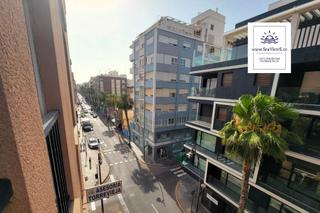 Apartament a Calle ramon gallud 70. Amplio apartamento 128 m  4. planta con 3 dormitorios, 2 baños y