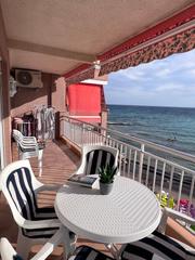 Apartamento  Alfredo nobel. Apartamento en primera línea con vistas directas al mar y la pla