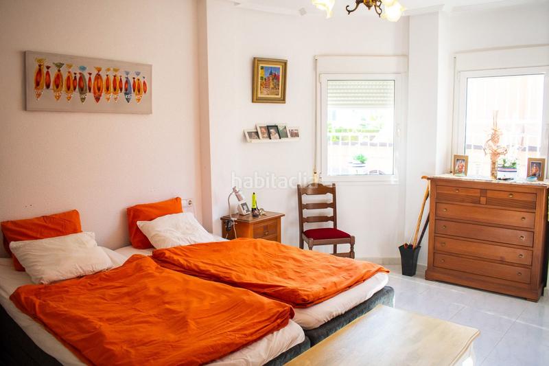 Foto bb284420-6269-4f3c-84bf-3a4146fa0725. Chalet avec piscine dans La Zenia Orihuela