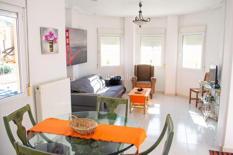 Foto 19372606-b5d9-4f57-9cc1-84ae6b6f3670. Chalet con piscina in La Zenia Orihuela