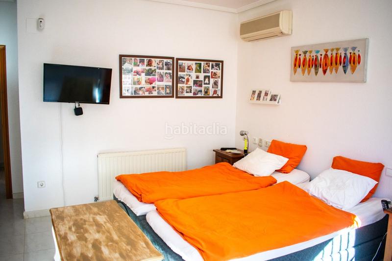 Foto 40647701-beb0-4fd4-b185-0500a22c1cab. Chalet con piscina in La Zenia Orihuela