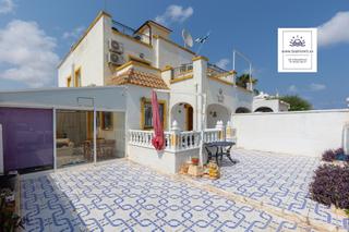 Maison jumelée  Calle maria callas 23. Maravillosa casa adosada 76 m con 3 dormitorios y 2 baños, varia