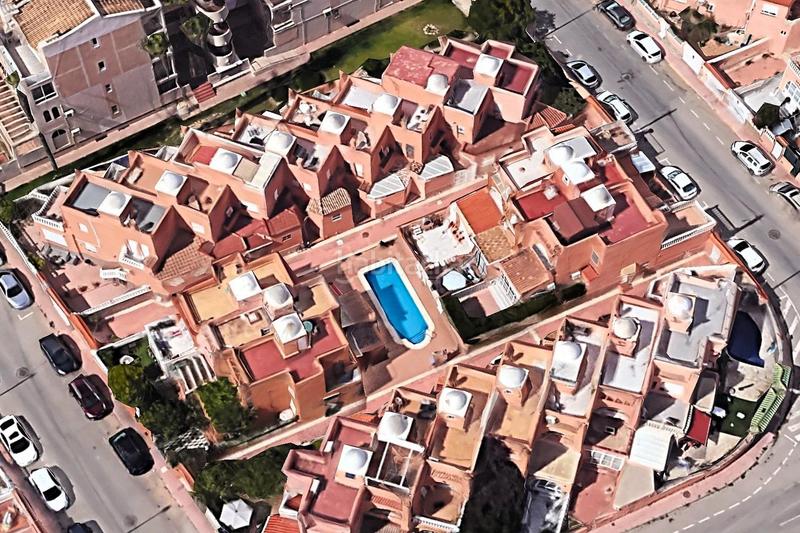 Foto 3f741731-02d5-49e5-8ccc-ab802fec8560. Casa adossada a calle severo ochoa 73 a Zona los Frutales Torrevieja