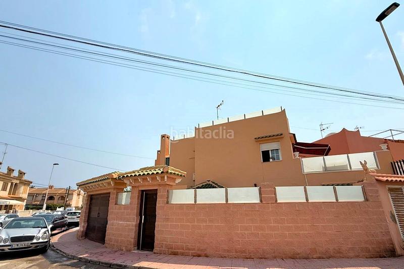 Foto 7eeef1c1-c435-46ff-8389-258b1fc0f423. Casa adossada a calle severo ochoa 73 a Zona los Frutales Torrevieja